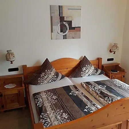 Zur Linde Hotel *