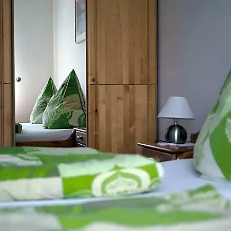 Zur Linde Hotel *