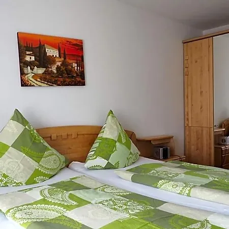 Zur Linde Hotel *